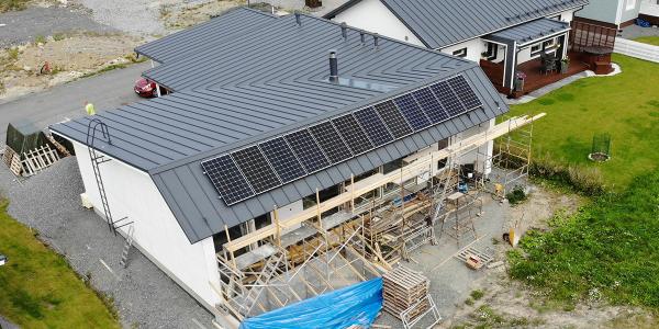 Oma aurinkosähkö pienentää ostosähkön tarvetta