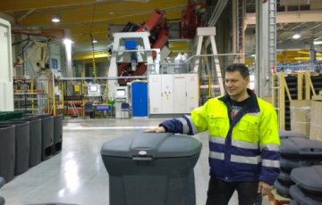 Auttavainen varaston vartija