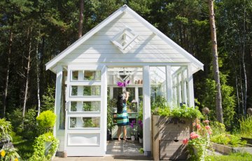 Kasvihuone kierrätysmateriaaleista