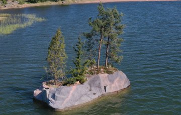 Kelluva saari yhdistää luonnon ja taiteen