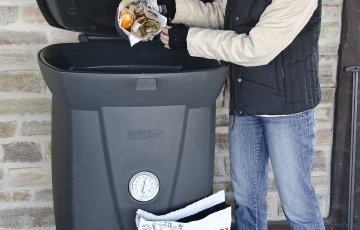 Kysely: Muovin ja vaatteiden kierrätys ontuu