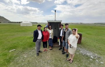 Biolanilta tänä vuonna jo 400 kuivakäymälää Mongoliaan ja 200 Alaskaan