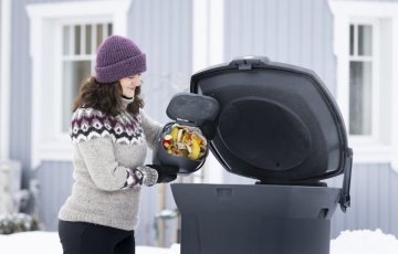 Tutkimus: Joka toinen kompostoi ─ silti omakotiasujien biojätteet päätyvät muita useammin sekajätteeseen